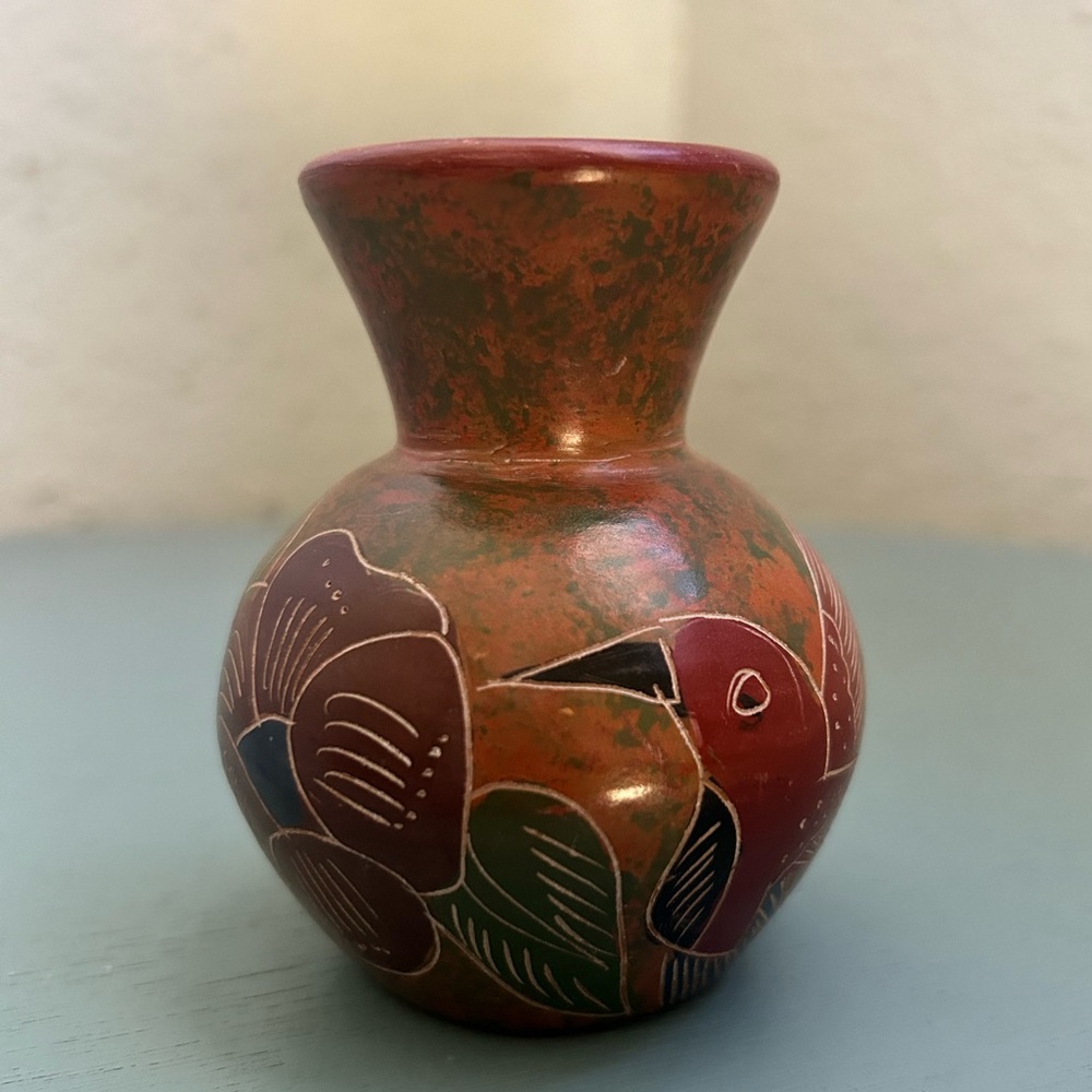 Small Terra Cotta Nicaraguan Pottery Vase - Pot - Jar - Hummingbird / Hibiscus